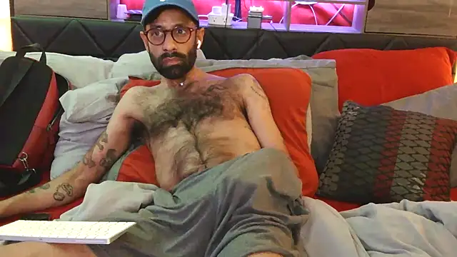 LilBrownPKB online show from December 19, 8:44 pm