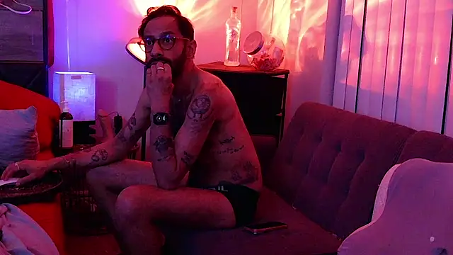 LilBrownPKB online show from December 23, 5:51 am