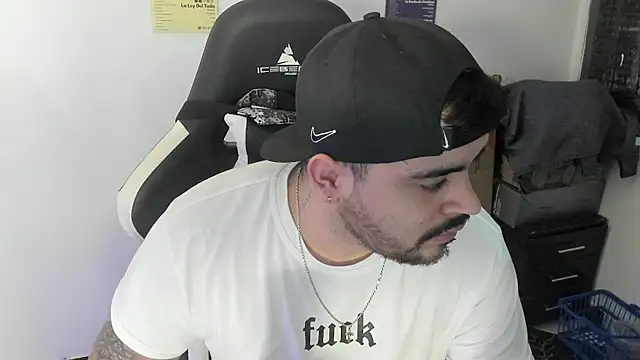 Kmilo 23 online show from January 12, 2:51 am