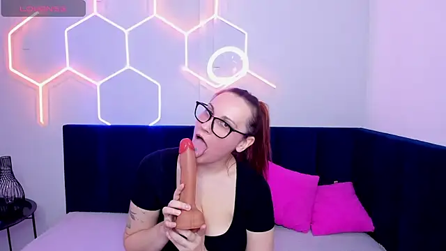 LisaAmoree online show from December 20, 8:39 am