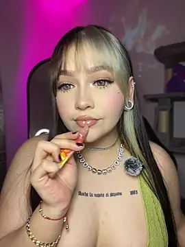 Daniela ruizz online show from April 16, 11:40 pm