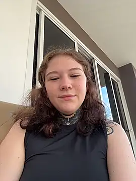 Snapshot of FionaMurr chatting on December 14, 2:07 am FionaMurr online show from December 14, 2:07 am