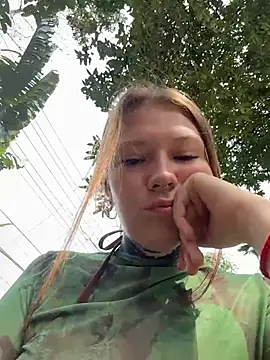 Snapshot of FionaMurr chatting on February 20, 4:09 am FionaMurr online show from February 20, 4:09 am