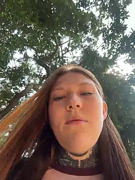 Snapshot of FionaMurr chatting on February 5, 4:19 am FionaMurr online show from February 5, 4:19 am