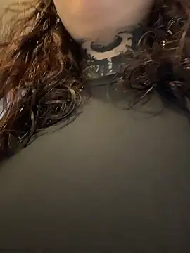 Snapshot of FionaMurr chatting on January 6, 2:48 am FionaMurr online show from January 6, 2:48 am