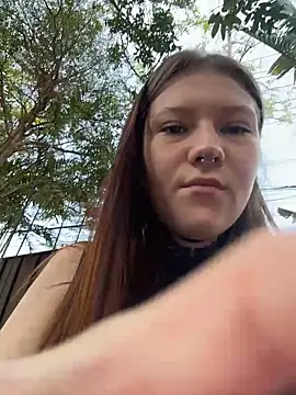 Snapshot of FionaMurr chatting on March 4, 3:47 am FionaMurr online show from March 4, 3:47 am