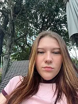 Snapshot of FionaMurr chatting on February 4, 3:01 am FionaMurr online show from February 4, 3:01 am