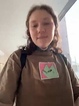 Snapshot of FionaMurr chatting on December 20, 2:36 am FionaMurr online show from December 20, 2:36 am