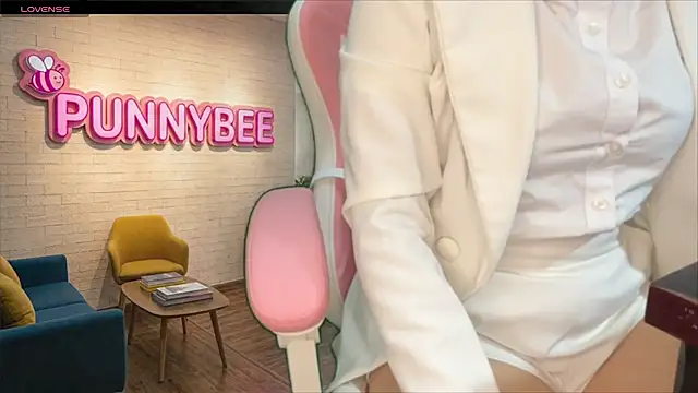 Punnybee online show from July 19, 3:37 am