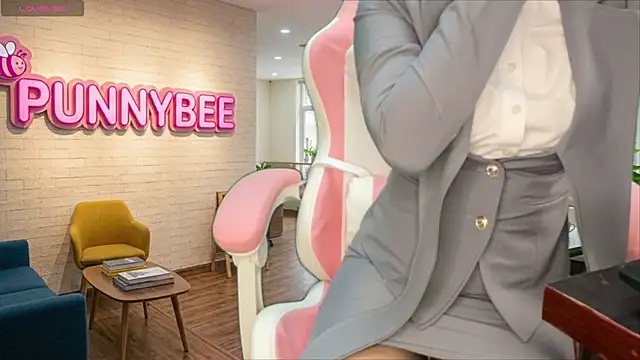Punnybee online show from July 27, 4:19 am