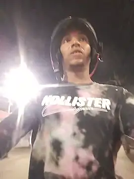 Andreskelly online show from April 11, 1:24 am