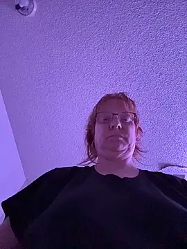 Lenaravenswood online show from March 27, 6:11 am