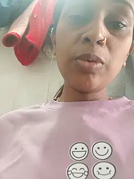 Snapshot of nehakapoor89 chatting on December 15, 8:09 am nehakapoor89 online show from December 15, 8:09 am