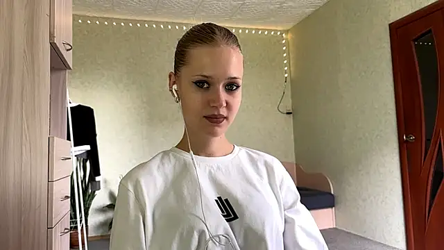 Snapshot of ZaidaSchwarten chatting on July 4, 12:32 pm ZaidaSchwarten online show from July 4, 12:32 pm