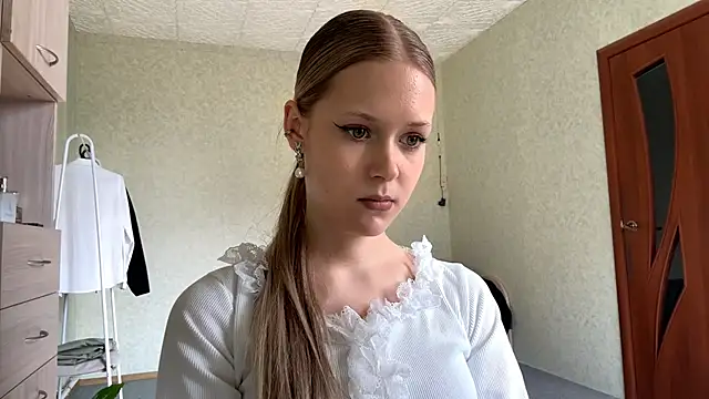 ZaidaSchwarten online show from March 11, 11:37 am