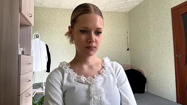 ZaidaSchwarten online show from March 12, 11:36 am