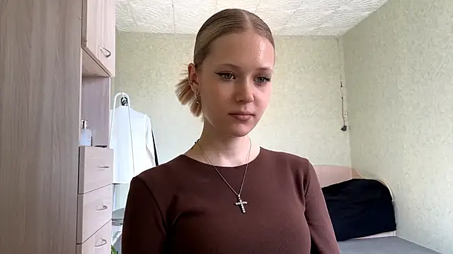 ZaidaSchwarten online show from March 13, 11:37 am