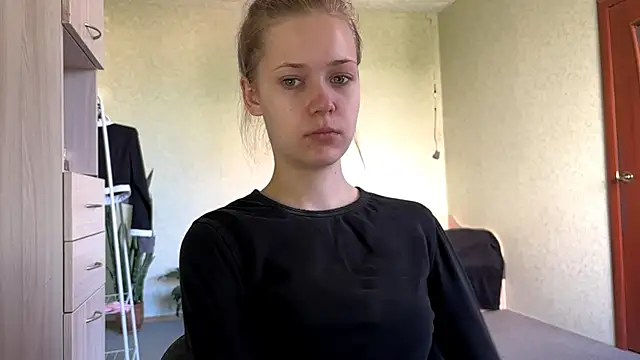 ZaidaSchwarten online show from June 3, 5:08 am