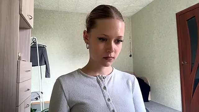 ZaidaSchwarten online show from March 27, 12:06 pm