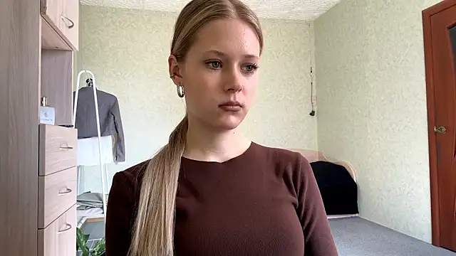 ZaidaSchwarten online show from March 19, 11:32 am