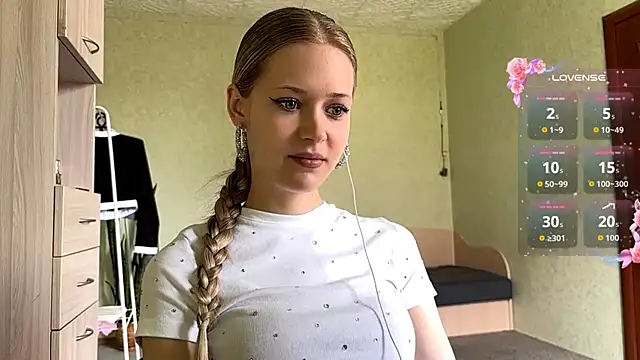 Snapshot of ZaidaSchwarten chatting on June 16, 8:58 am ZaidaSchwarten online show from June 16, 8:58 am
