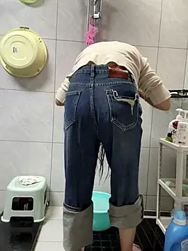 Snapshot of cmvoo chatting on December 15, 11:49 am cmvoo online show from December 15, 11:49 am