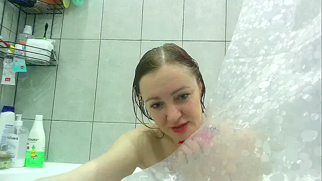 Snapshot of Oliviapussycat chatting on February 17, 7:44 pm Oliviapussycat online show from February 17, 7:44 pm