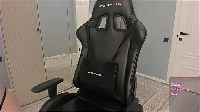 lovelymikky online show from April 7, 3:41 am