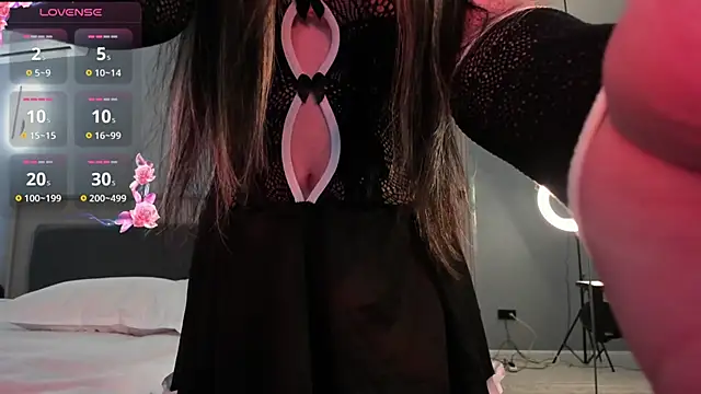 lovelymikky online show from February 6, 3:24 am