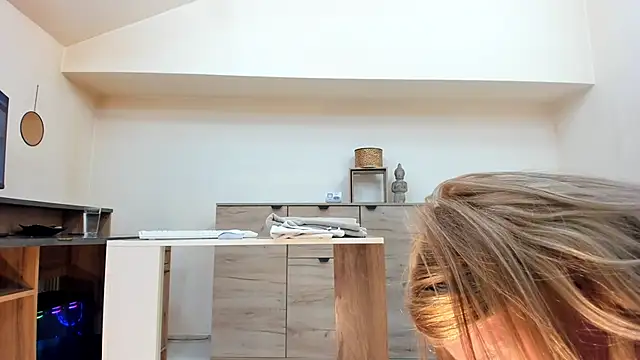 classy medea online show from February 26, 1:05 am