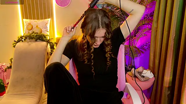 Snapshot of CarolainGilbert chatting on January 9, 5:14 am CarolainGilbert online show from January 9, 5:14 am