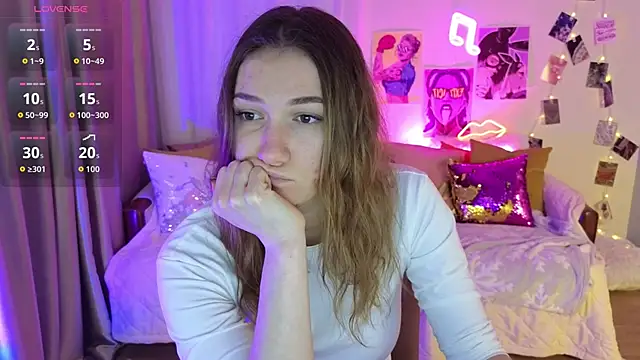 Snapshot of CarolainGilbert chatting on February 3, 5:27 am CarolainGilbert online show from February 3, 5:27 am