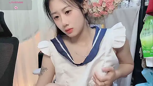 Yvonne-07 online show from March 28, 5:14 pm