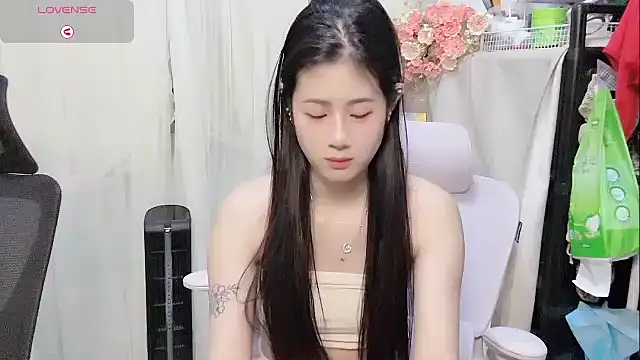 Yvonne-07 online show from March 31, 4:31 pm