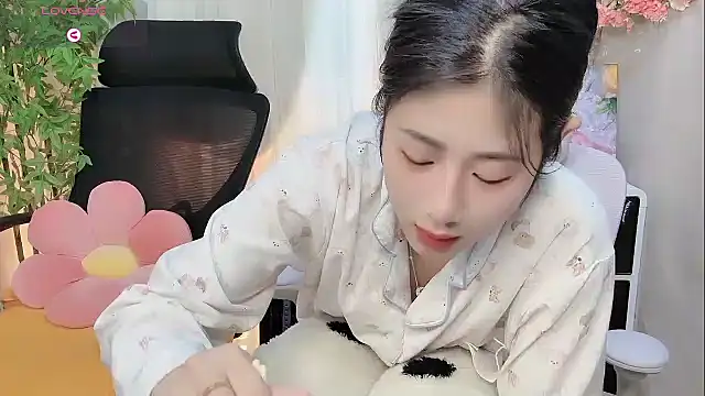 Yvonne-07 online show from February 28, 8:25 am