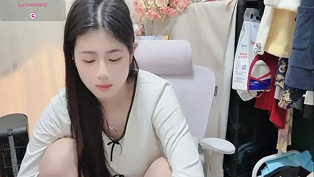 Yvonne-07 online show from March 7, 4:45 pm