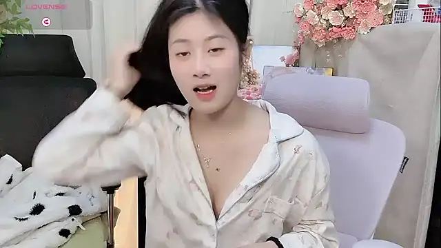 Yvonne-07 online show from January 8, 12:44 pm