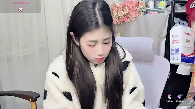 Yvonne-07 online show from February 26, 1:11 pm