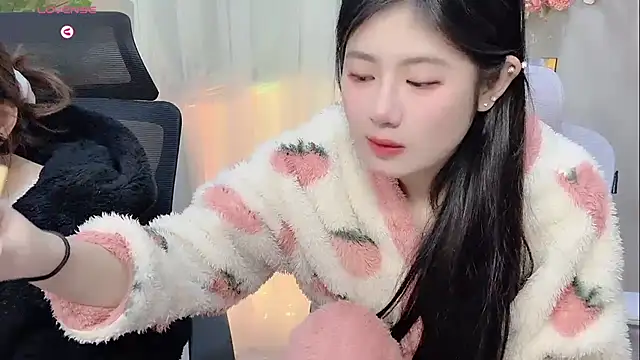 Yvonne-07 online show from December 22, 10:26 am