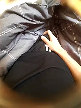 Snapshot of Shank599 chatting on February 14, 6:46 am Shank599 online show from February 14, 6:46 am