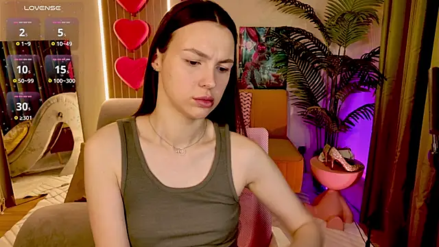 MaxinCarroll online show from April 15, 10:10 am