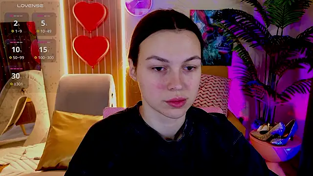 MaxinCarroll online show from March 12, 5:55 am