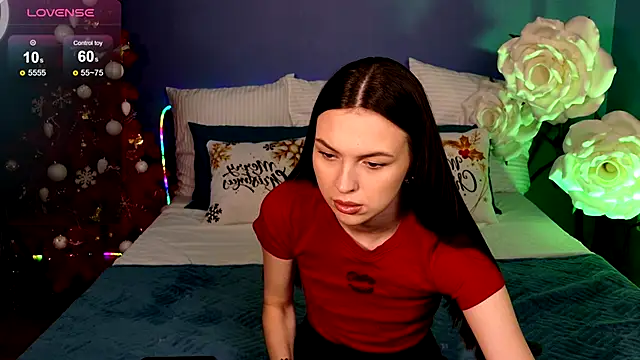 Snapshot of MaxinCarroll chatting on December 14, 7:19 pm MaxinCarroll online show from December 14, 7:19 pm