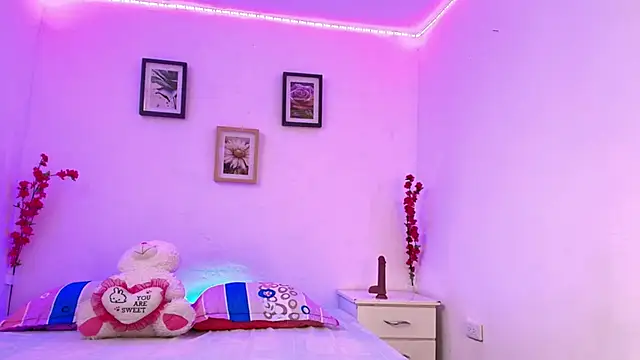 Aurora Dolce online show from March 3, 2:46 pm