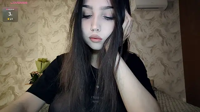 Qwami Amie online show from March 20, 2:18 pm