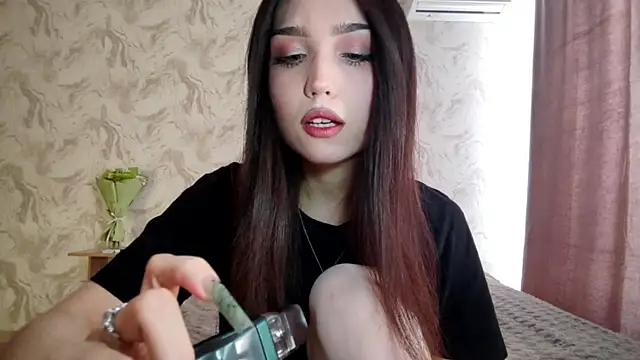 Qwami Amie online show from March 7, 6:09 am