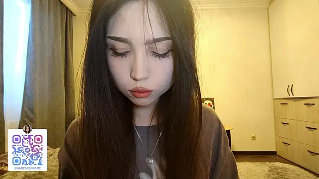 Qwami Amie online show from February 1, 10:13 am