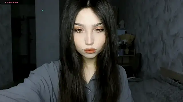 Qwami Amie online show from May 26, 4:54 am