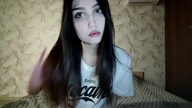 Qwami Amie online show from February 26, 4:18 pm