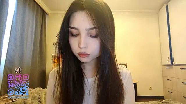 Qwami Amie online show from February 12, 7:30 am